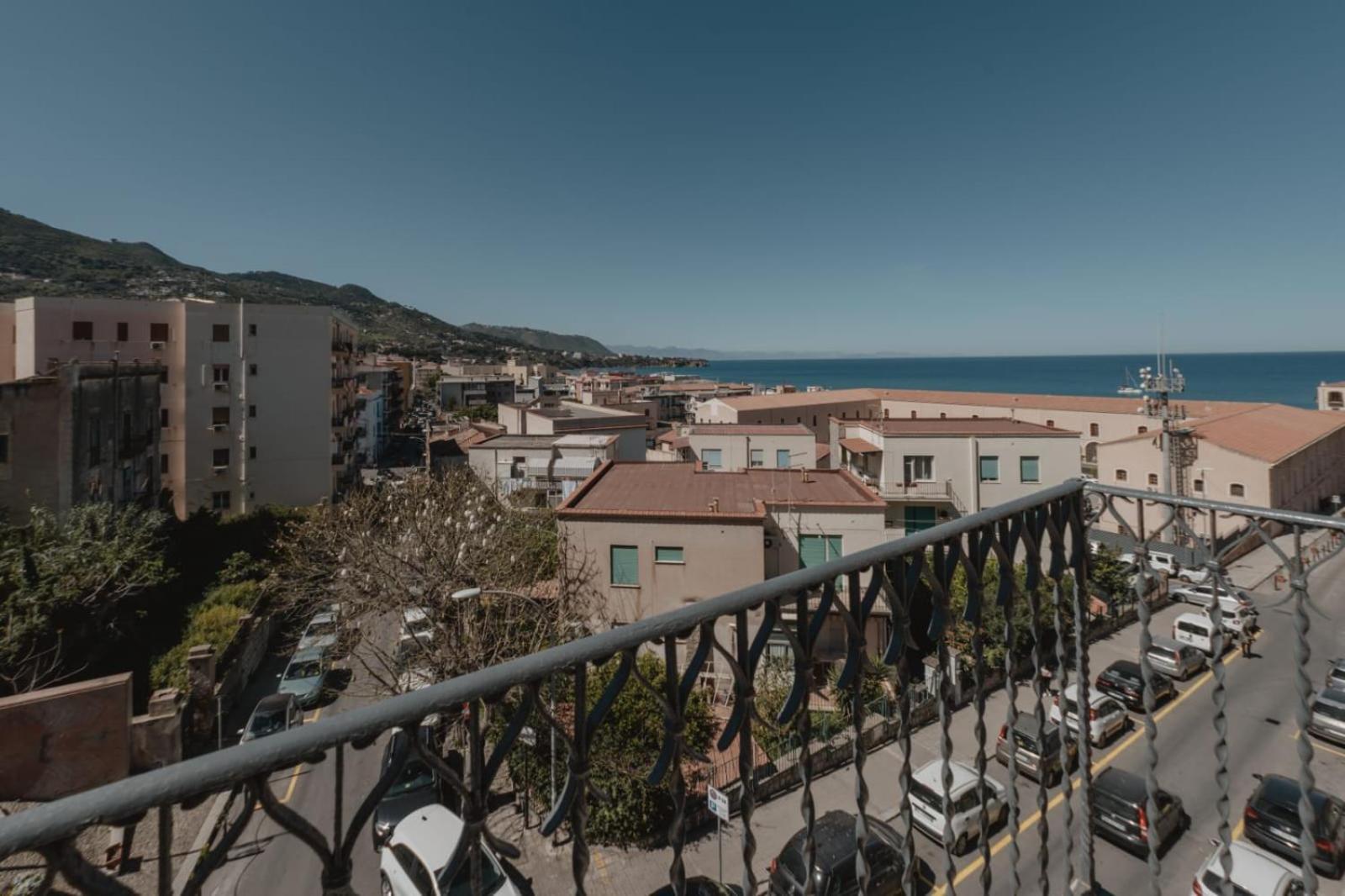 Villa Di Giorgi Apartments Center Cefalu Exterior photo